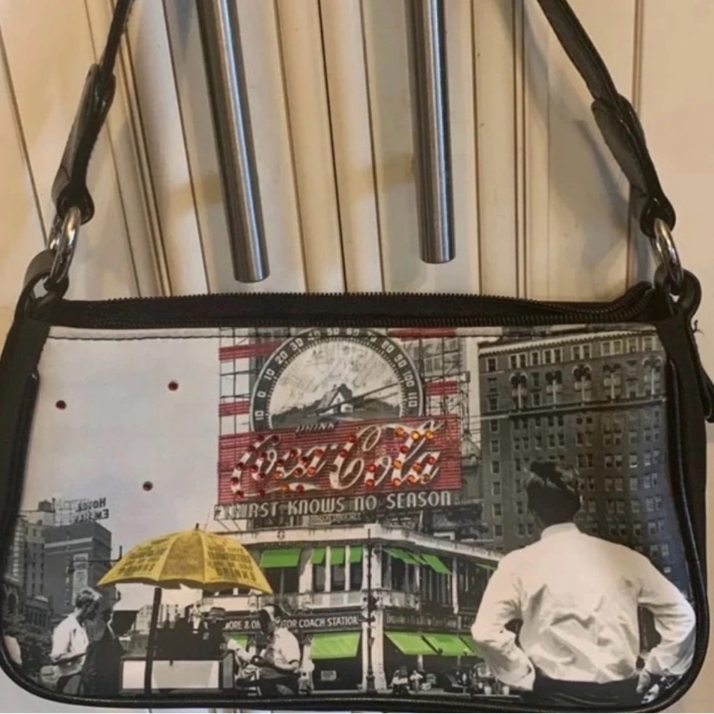 Vintage Coca-Cola vintage shoulder bag with a unique design.